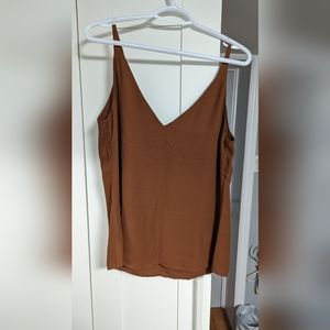 RW&CO Silky Crepe Pleated Shoulder V-Neck Cami in fudge, size medium